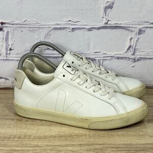 Veja White Cream Sneakers size 6 I love them but need to down size. These rock!